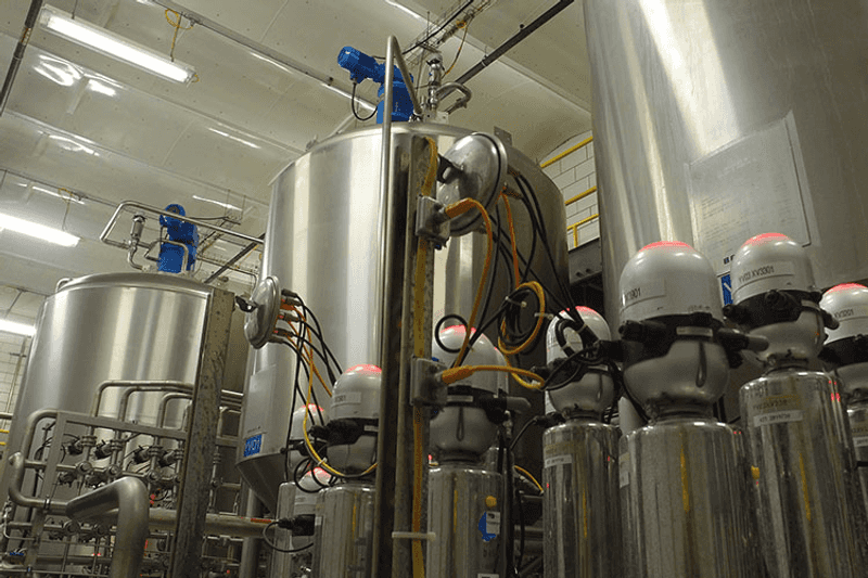 Photograph of yeast propagation vessels